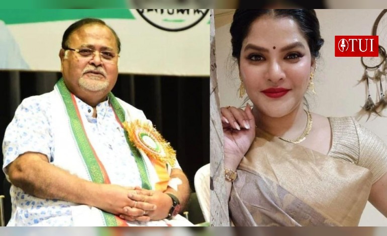 মা হতে চেয়েছিলেন অর্পিতা ! সন্তান নেওয়ায় ‘আপত্তি নেই’ জানিয়েছিলেন ‘মন্ত্রী’ পার্থ